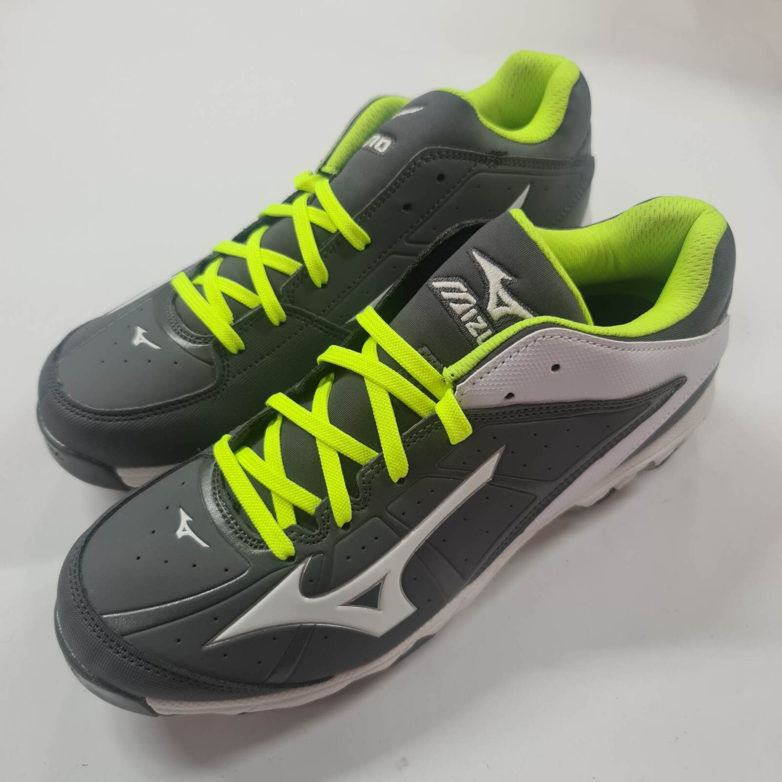 Mizuno baseball store shoes clearance